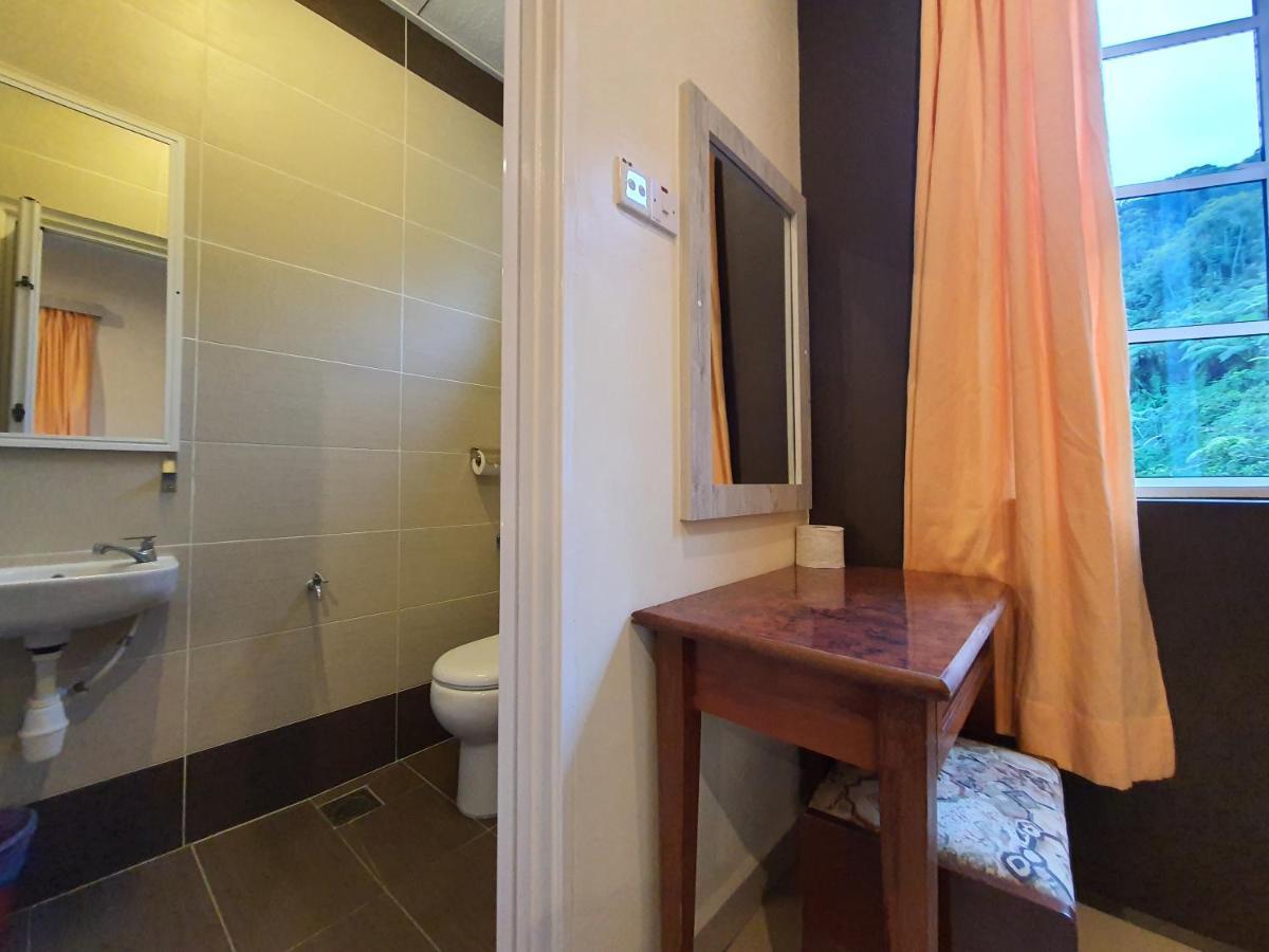 Fathers Guesthouse Bungalow Cameron Highlands Buitenkant foto